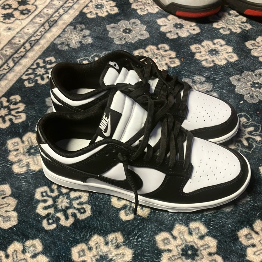 Nike Panda Dunks (w/ crease guards and box)